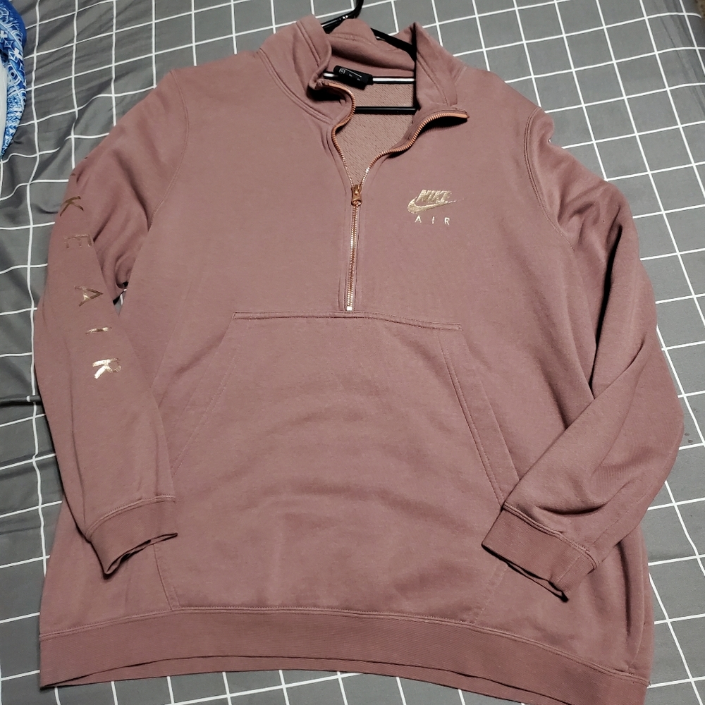 Nike sweatshirt *Hard to find*
